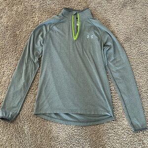 Men’s Small Under Armour top